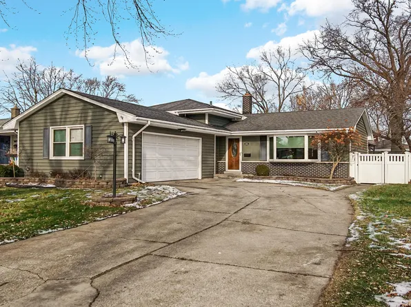 241 Lawndale Dr, Munster, IN 46321