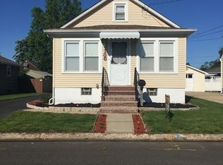 136 S 11th Ave, Manville, NJ 08835