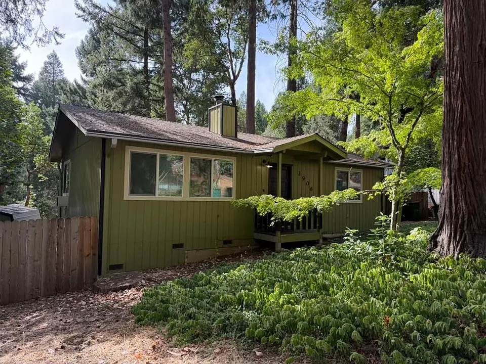 2906 Marilyn Dr