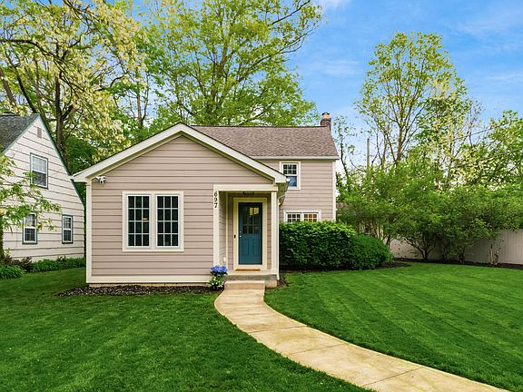 3rd image of 697 Overbrook Dr