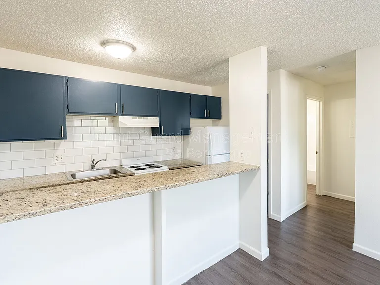 1226 S Longfellow St — Photo 27