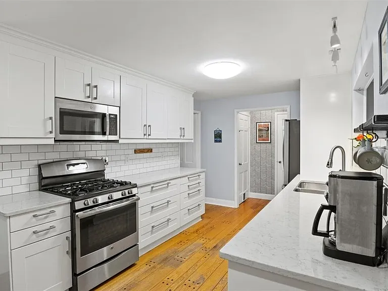 485 Oakridge Dr — Photo 15