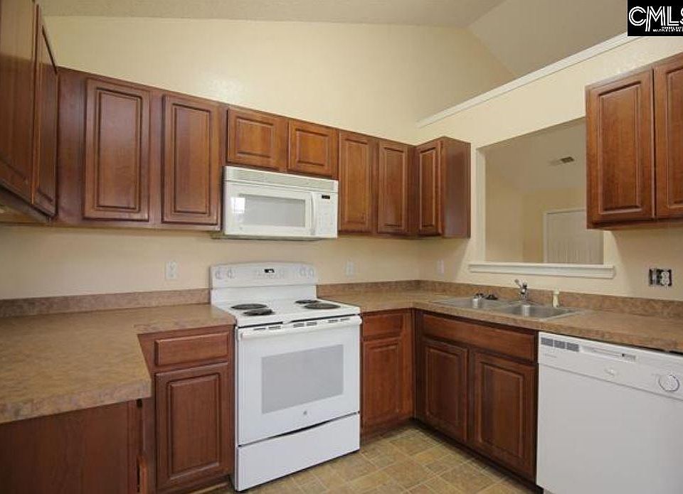 2nd image of 453 Legend Oaks Dr