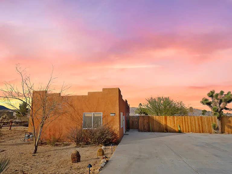 Desert Air Rd — Photo 31