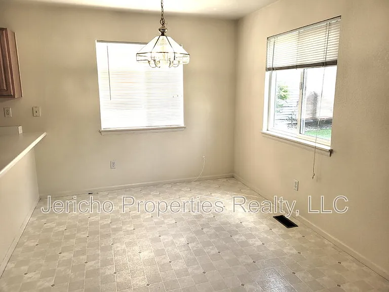 5215 Dudley St — Photo 5