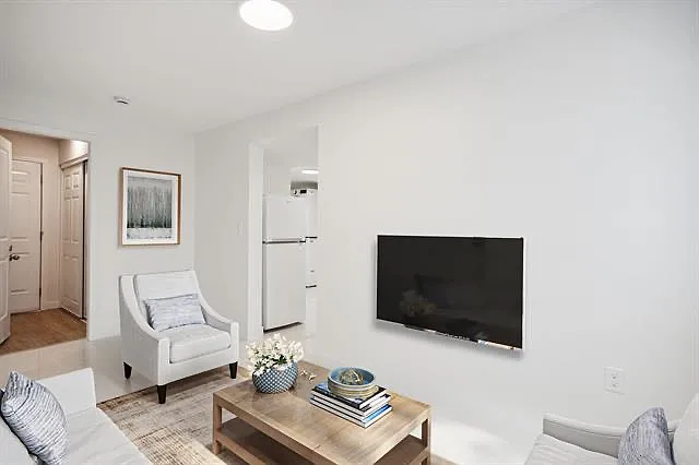2 Benson Dr — Photo 4