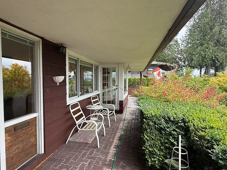 3863 Marine Dr — Photo 18