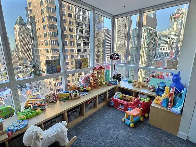 350 W 42nd St #10G — Photo 16