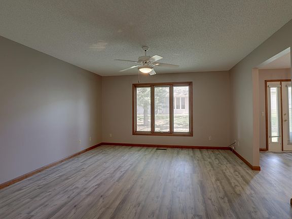 5th image of 2906 Bluff Ridge Dr