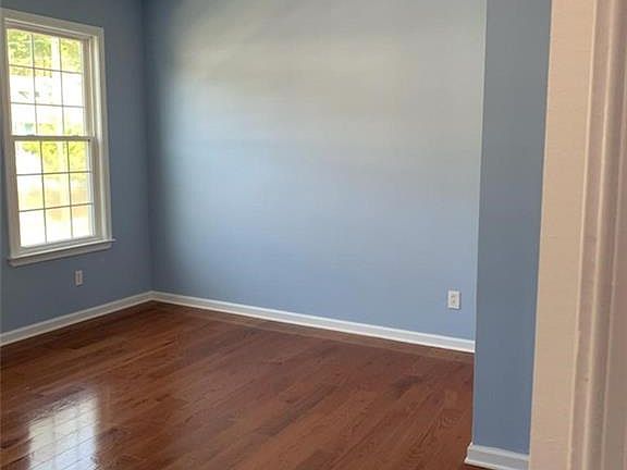 4th image of 315 W 26th St