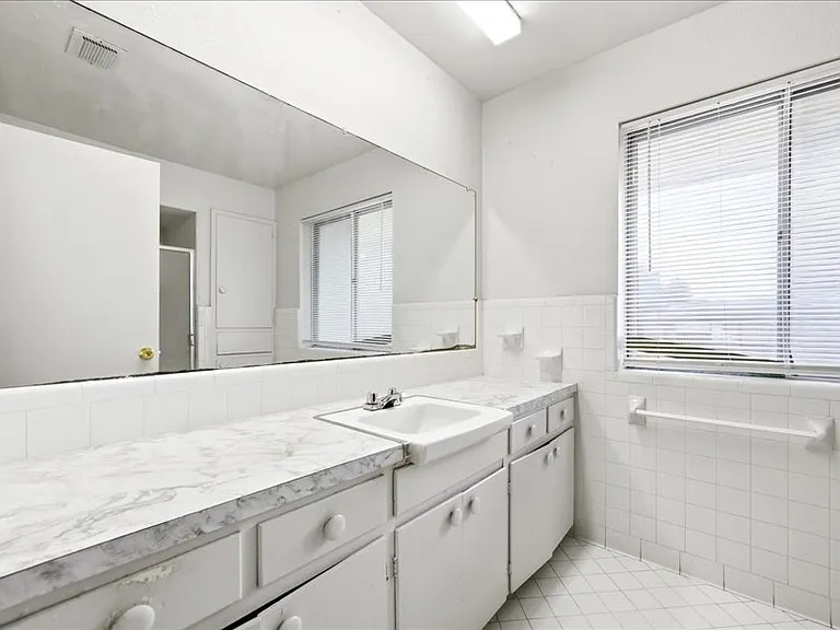 134 Robinhood Dr — Photo 17