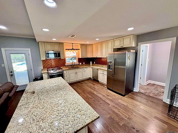 4th image of 35261 Bend Rd