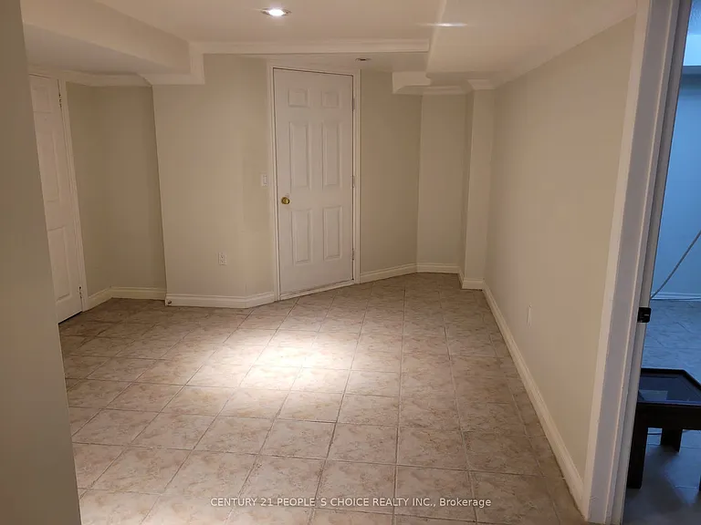 2524 Banfield Rd #BSMNT — Photo 11