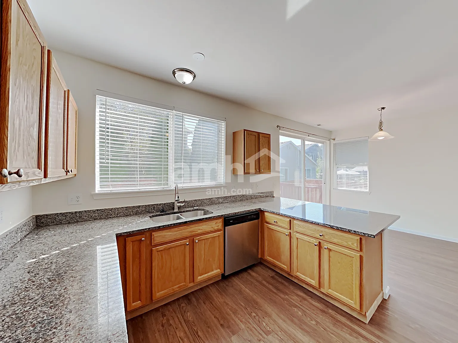 4 bed, 3.0 bath, 2321 sqft, $3,410 — Photo 4