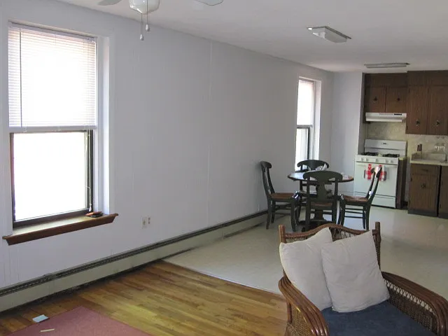 Building Photo - 436 Commercial St #2