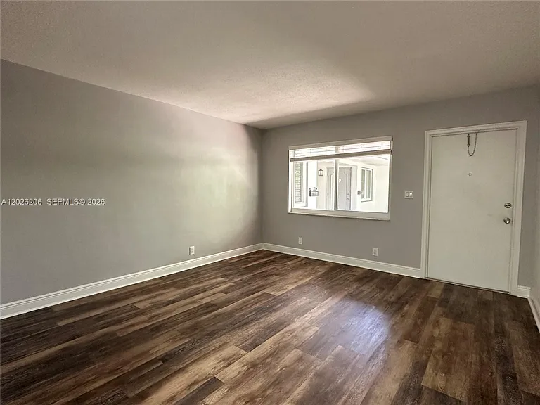 3720 NE 22nd Ave #11 — Photo 11