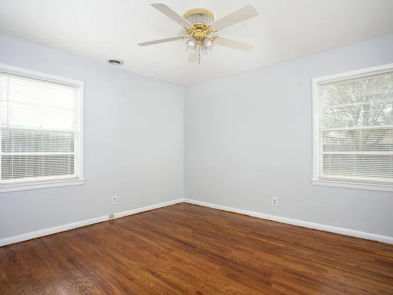 3505 Lometa Dr — Photo 18