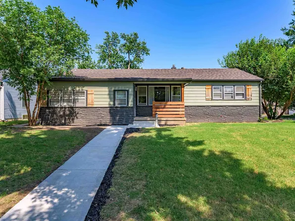 1858 S Volutsia Ave, Wichita, KS 67211