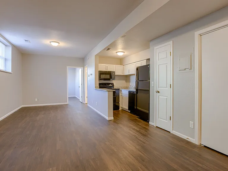 210 S 24th St #103 — Photo 7