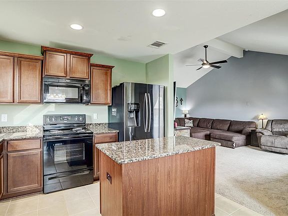 5th image of 421 Turquoise Trade Dr