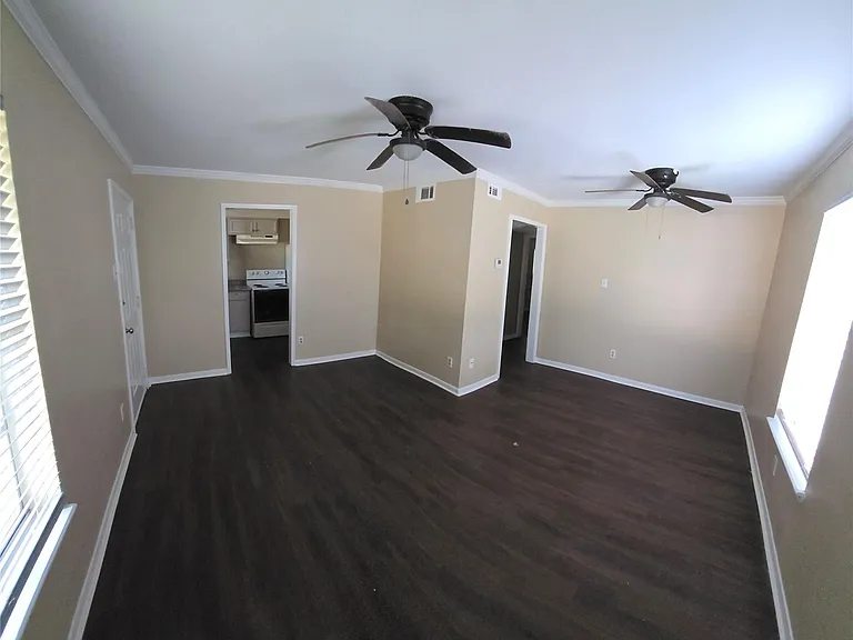 4710 Airport Blvd #203 — Photo 8