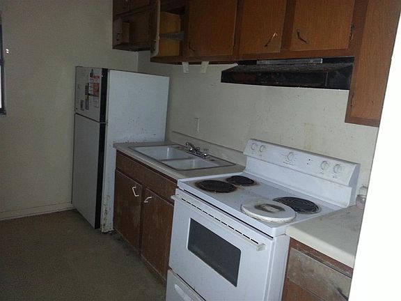 5th image of 3410 Miami Dr