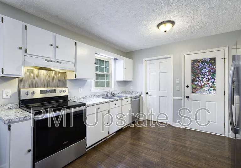 206 Manassas Dr — Photo 10