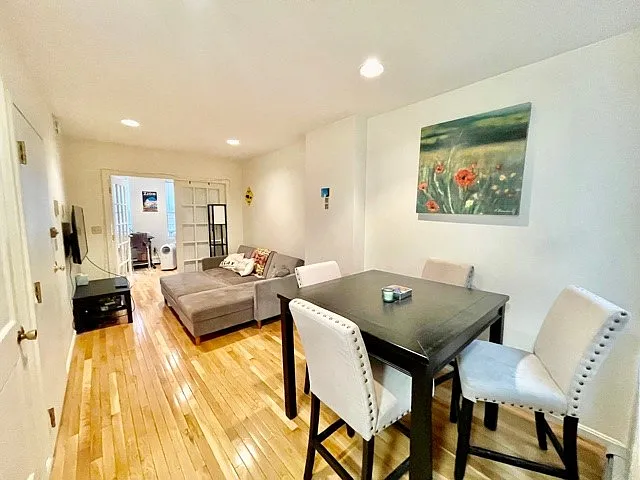 Building Photo - 14 1/2 Hull St #3