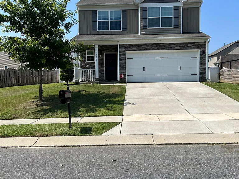 3821 Lampasas Ln — Photo 1