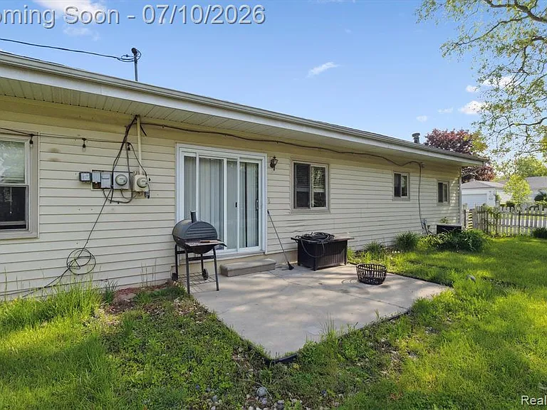 500 Trombley Dr — Photo 32