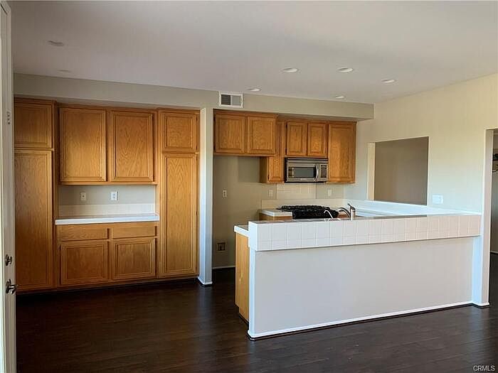 1st image of 2085 Lakeshore Dr