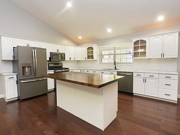 5th image of 1171 Garrett Cir