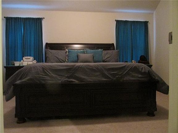 5th image of 2949 Oakshire St