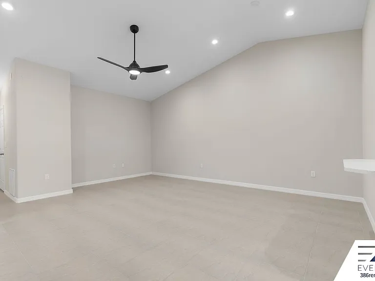 14 Llovera Pl #B — Photo 8