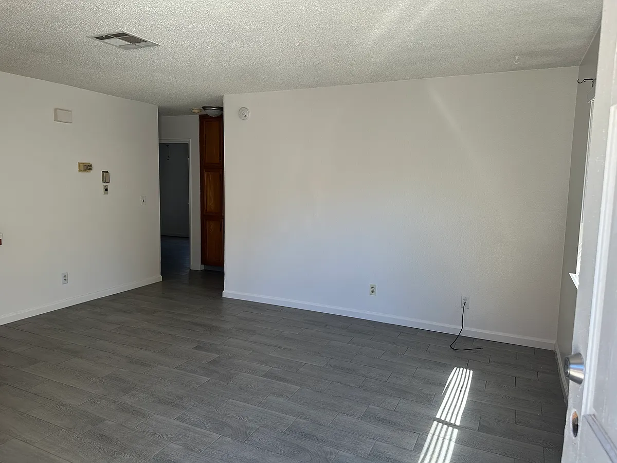 Building Photo - 929 Perdew Ave