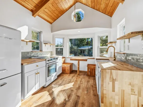 15 Braemoor Dr, Santa Cruz, CA 95060