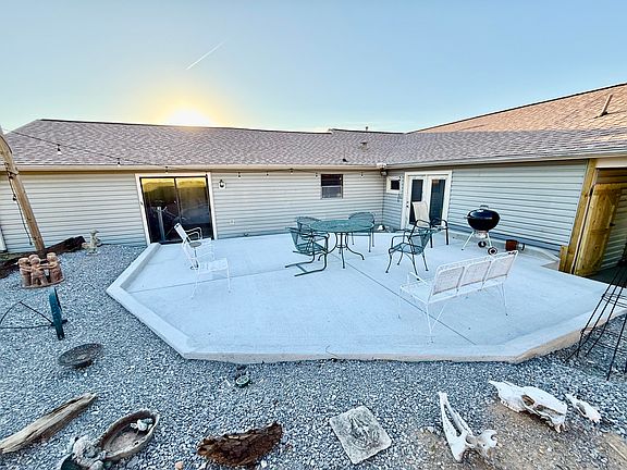 3rd image of 500 11th Ave N