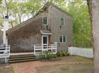 60 Woods Ln, Southampton, NY 11968