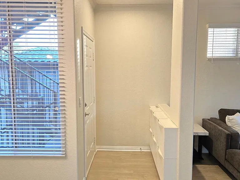 4400 S Jones Blvd #2103 — Photo 2
