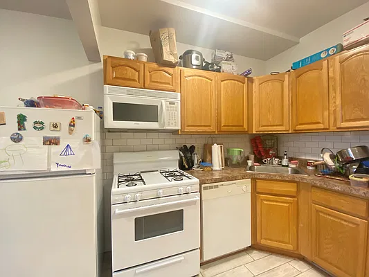 Rented by Douglas Elliman | media 17