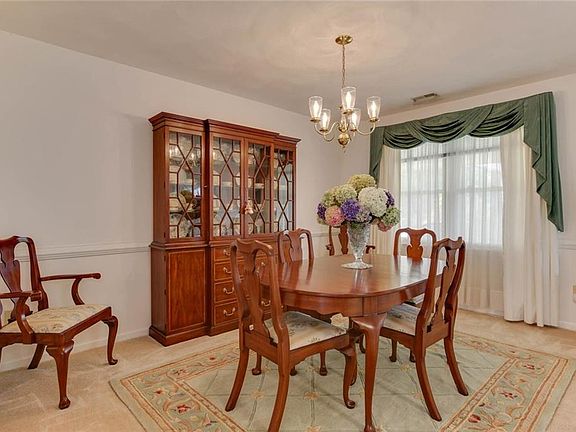 5th image of 217 Hornbeam Dr