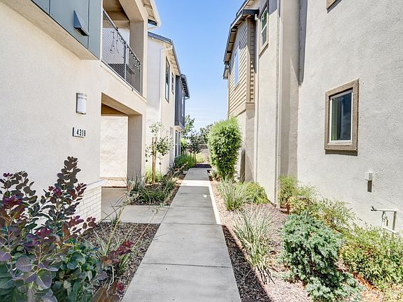 2nd image of 4312 Ocean Ln