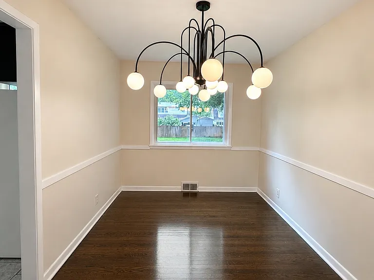 833 S Rogers Ave — Photo 3