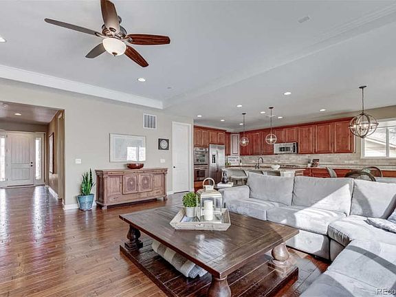 4th image of 6700 Esmeralda Dr