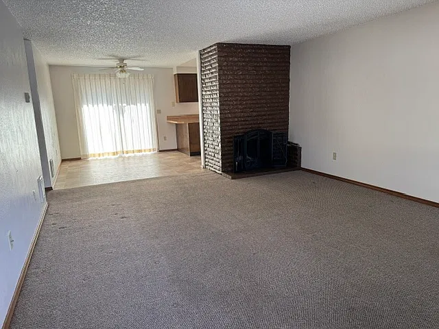 2 bed, 950 sqft, $1,750 — Photo 1