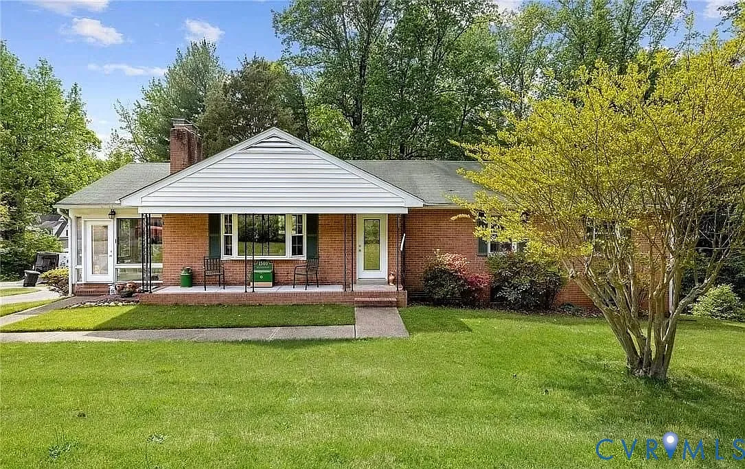 4 bed, 2.0 bath, 2400 sqft, $2,950 — Photo 1