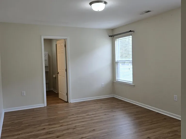1328 Valor Rd — Photo 12
