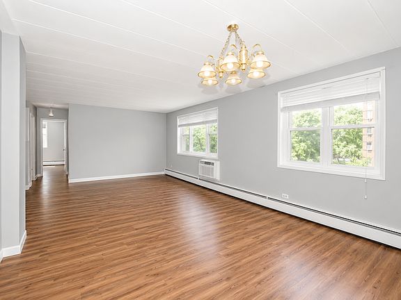 4th image of 6161 N Hoyne Ave APT 214