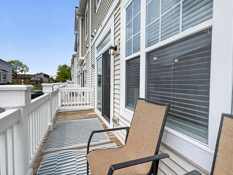 30W142 Wheeler Cir — Photo 43