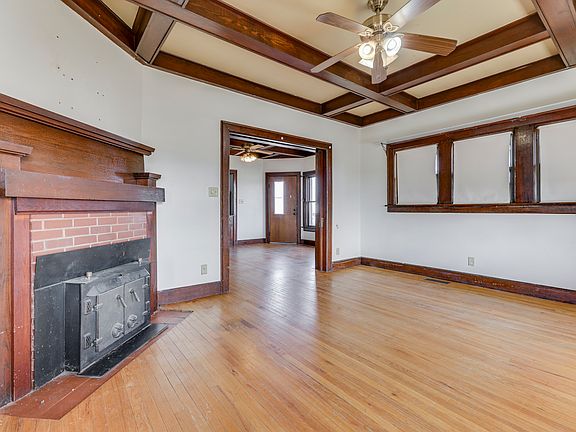 5th image of 876 N Centerline Rd